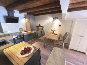 Characterful apartment near the sea with southern flair